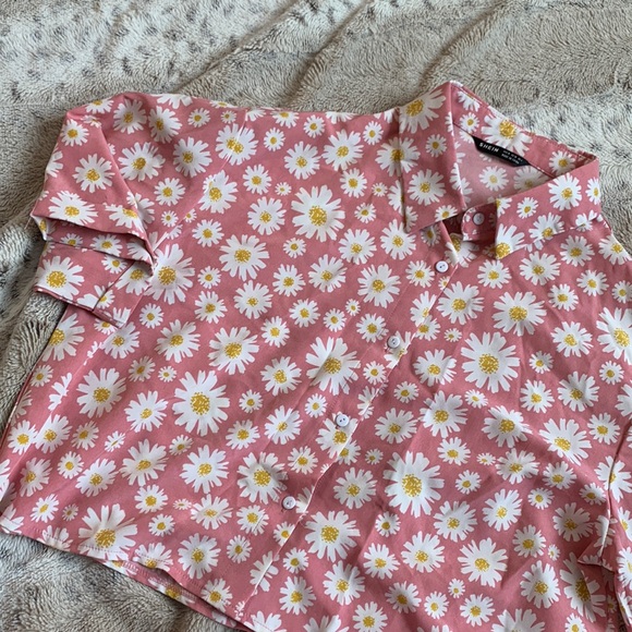 SHEIN Tops - SHEIN Floral Pink Crop Top Button Up Size M